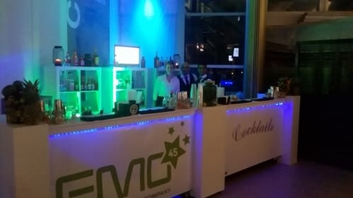 Luxury cocktail en gin tonic bar in de kuip voor EMO.NL 19-09-2018