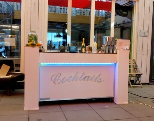 cocktailbar tijdens press meeting van Norwegian Cruise Line op 04-10-2018 in Amsterdam